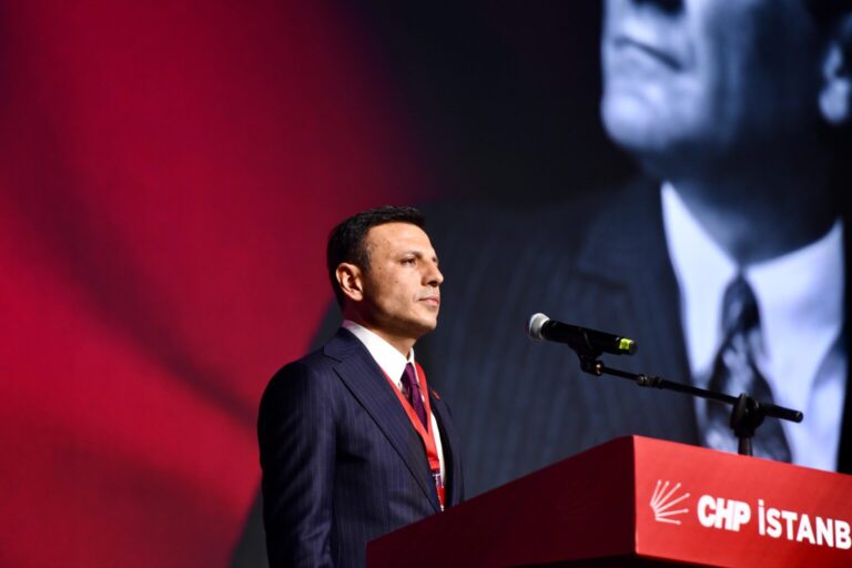 CHP İstanbul İl Kongresi: Tek aday Özgür Çelik, yeniden il başkanı seçildi