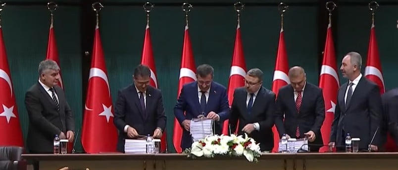 2026 bütçesi Meclis’te: Bütçe açığına denk faiz ödemesi, 3,5 trilyonluk vergi istisnası, dolaylı vergilerle bütçe geliri