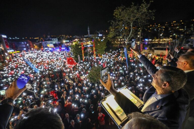 chp özgür özel