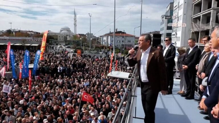 Özgür Özel'den Çağlayan'a çağrı: "Kalkın ve mücadele için buraya akın"