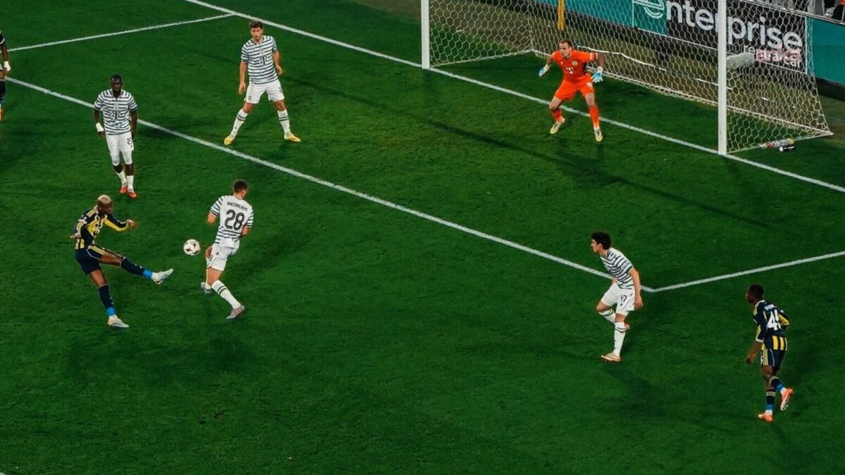 Fenerbahçe Ferencvaros ile 1-1 berabere kaldı