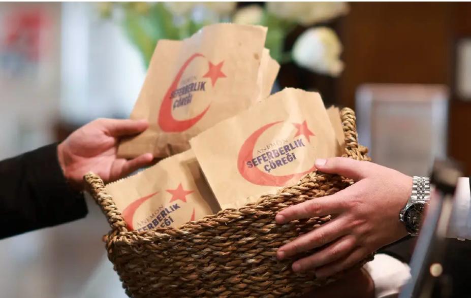 Müge İplikçi yazdı: Seferberlik çöreği