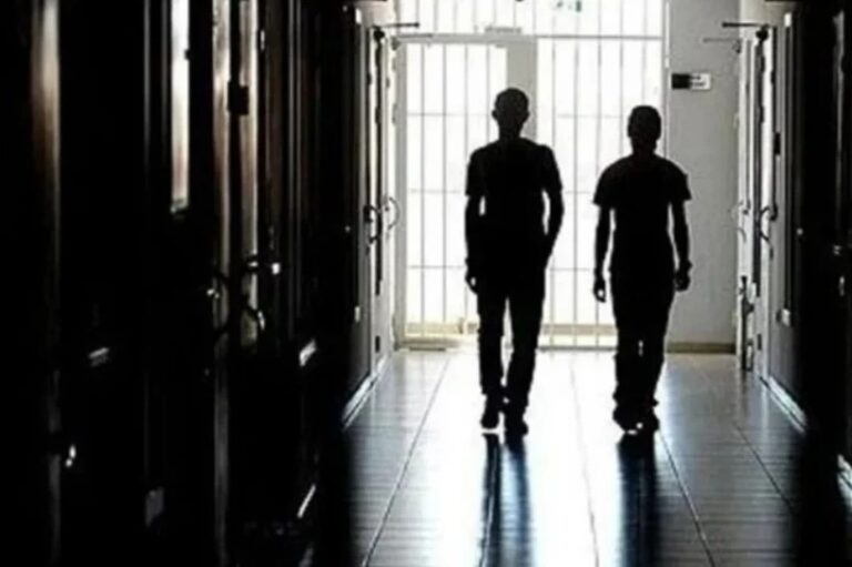 suça sürüklenen çocuklar