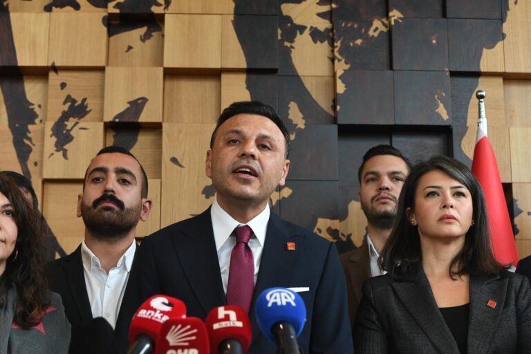 CHP İstanbul İl Başkanlığı'na kayyum kararı Anayasa Mahkemesi'ne taşındı