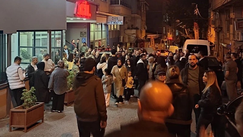 Özel Okmeydanı Hastanesi'nde ücretsiz izne çıkarılan işçiler grevde: "Taleplerimiz karşılanana kadar direneceğiz"