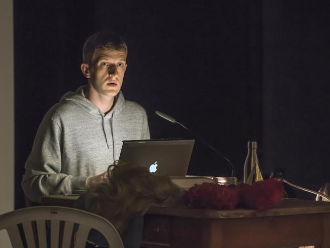 Miran Bulut yazdı - Bir kadının dönüşümlerinden bir erkeğin performansına: Temsil üzerine oyunbozan bir bakış