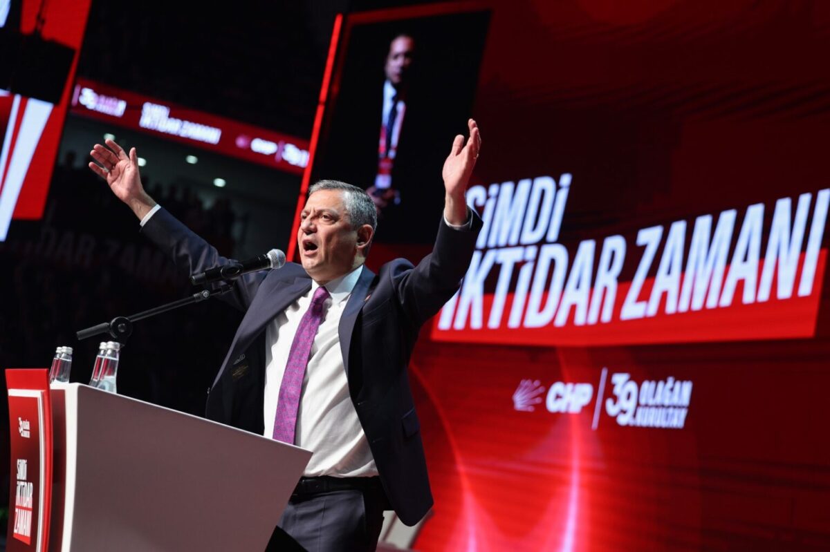 Özgür Özel dördüncü kez genel başkan seçildi