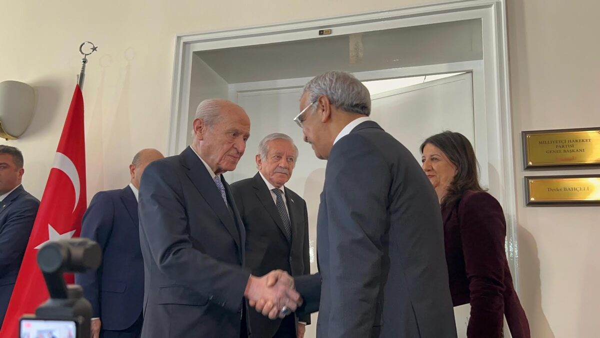 İmralı Heyeti ziyaretlerini sürdürüyor: DEM Parti MHP ile görüştü