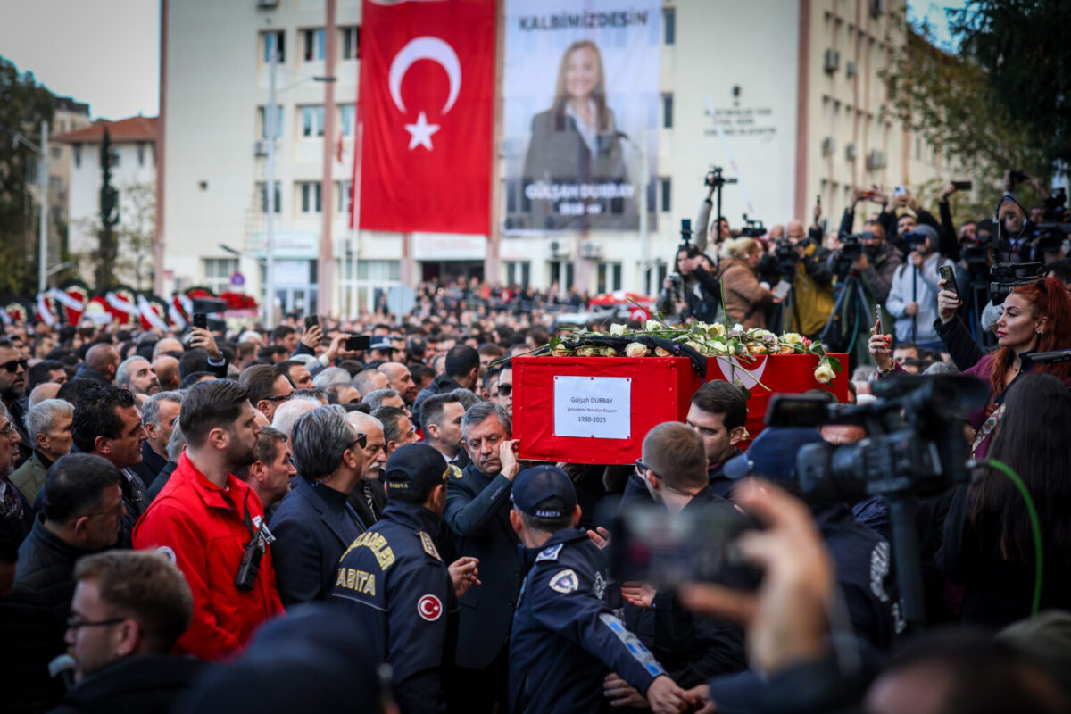 Gülşah Durbay son yolculuğuna uğurlandı - canlı oku