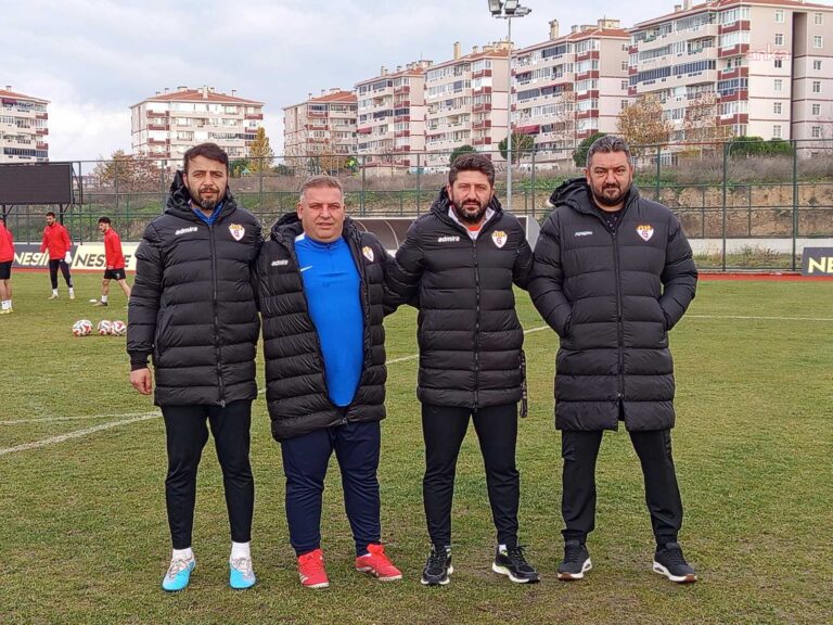 Edirnespor Edirnespor'da 12 futbolcu kaldı