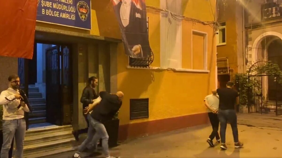 Beyoğlu'nda bir kadını taciz eden iki sanık tahliye edildi