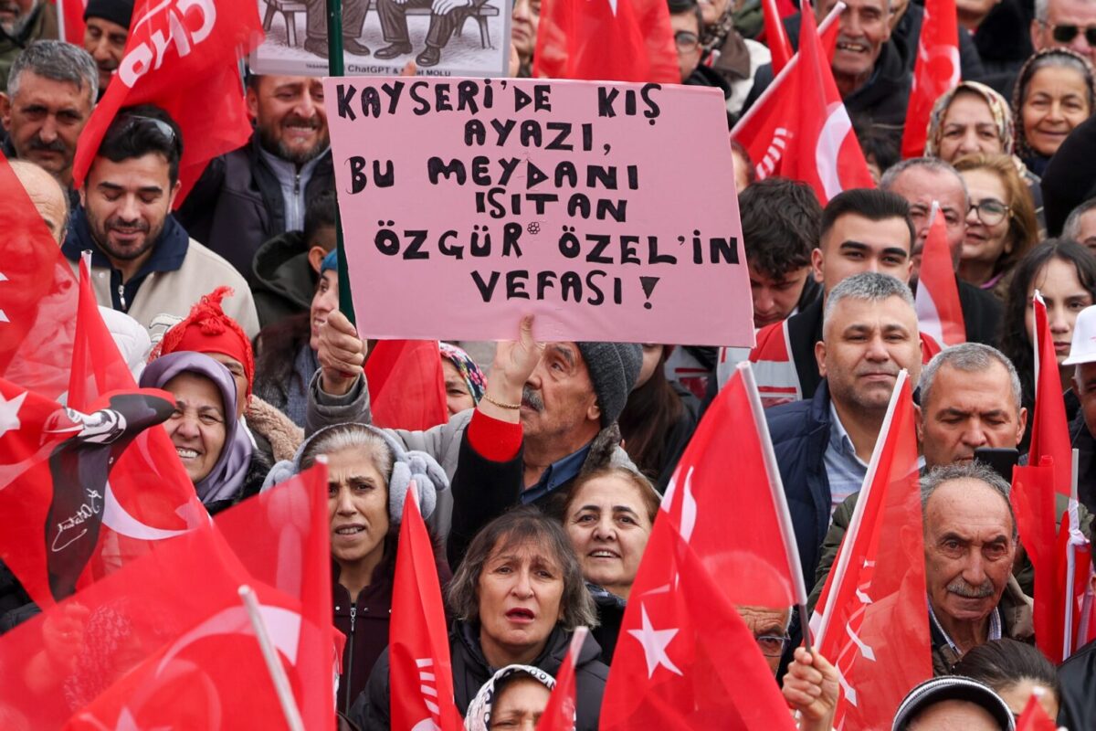 CHP'nin Kayseri mitingi | Özgür Özel: "Savcına güveniyorsan canlı yayına gel"