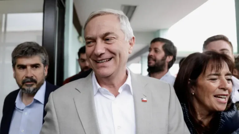 Şili'de seçimleri José Antonio Kast kazandı