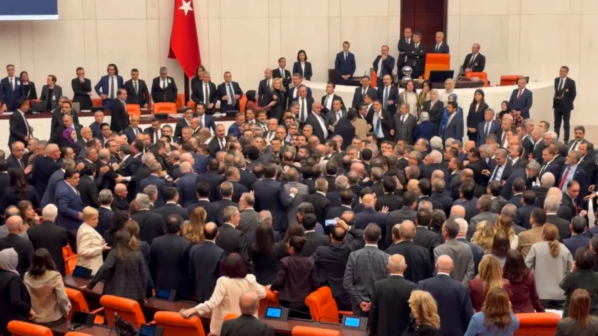 AKP ve CHP'li vekiller neden birbirlerine girdi?