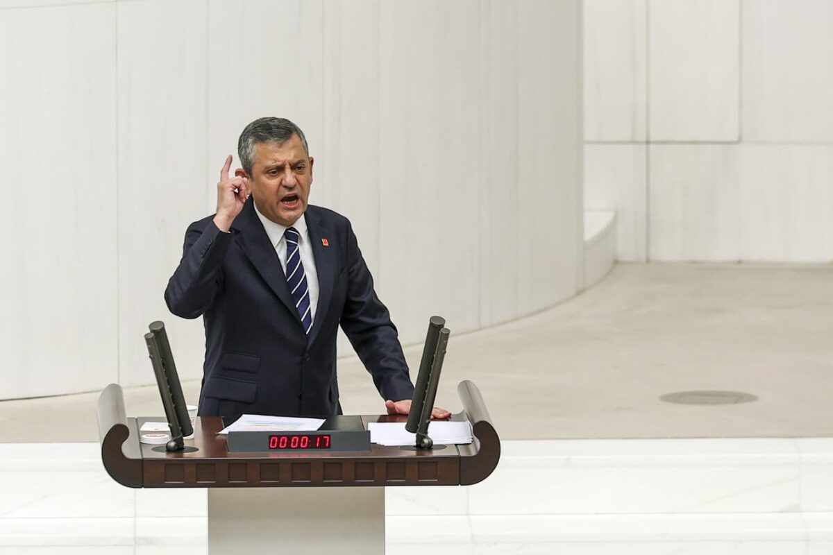 Özgür Özel'den iddia: "AKP'liler Akın Gürlek ile ilgili bilgileri yollayıp benim söylememi istiyor"