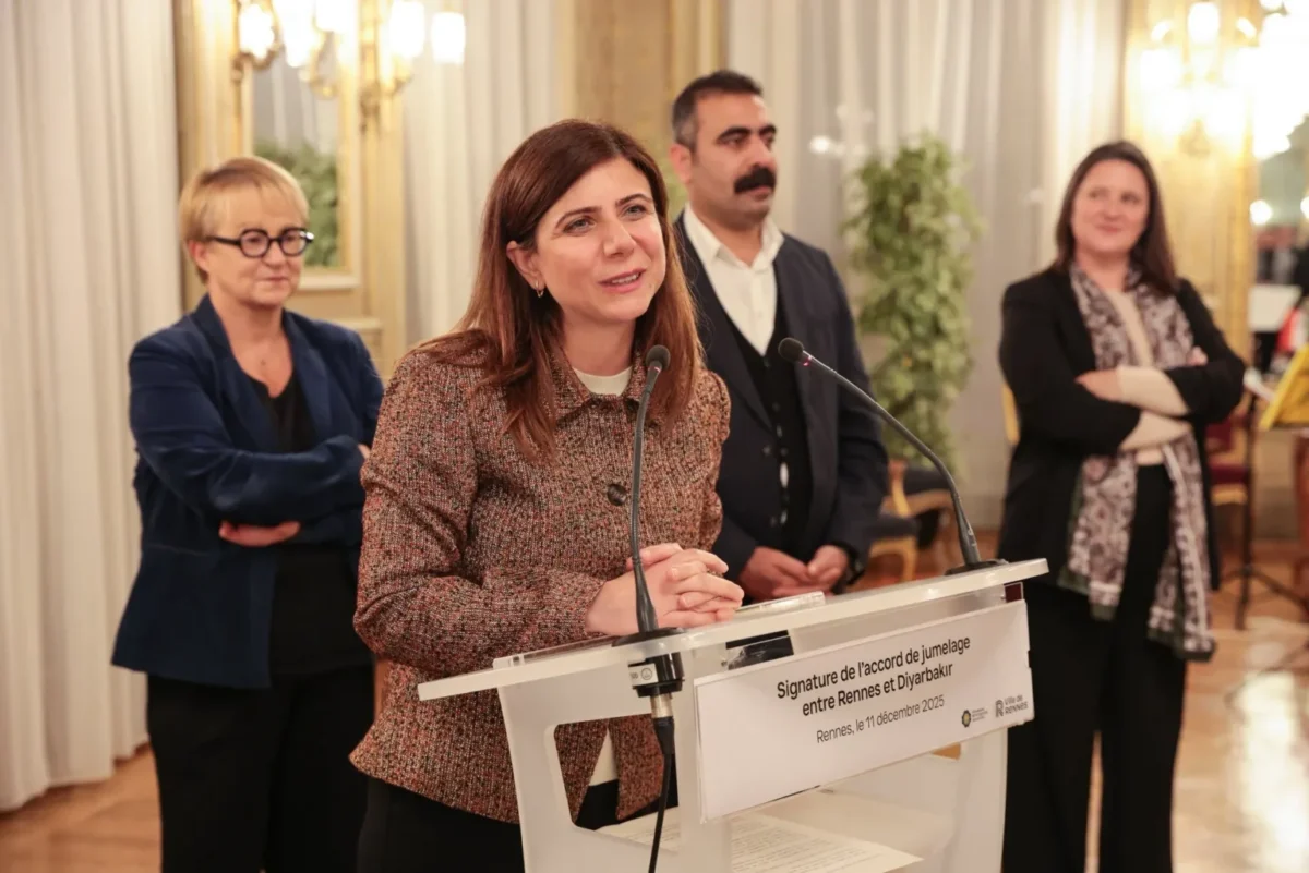 Diyarbakır'ın eşbaşkanları ilk kez beraber yurtdışına gidebildi