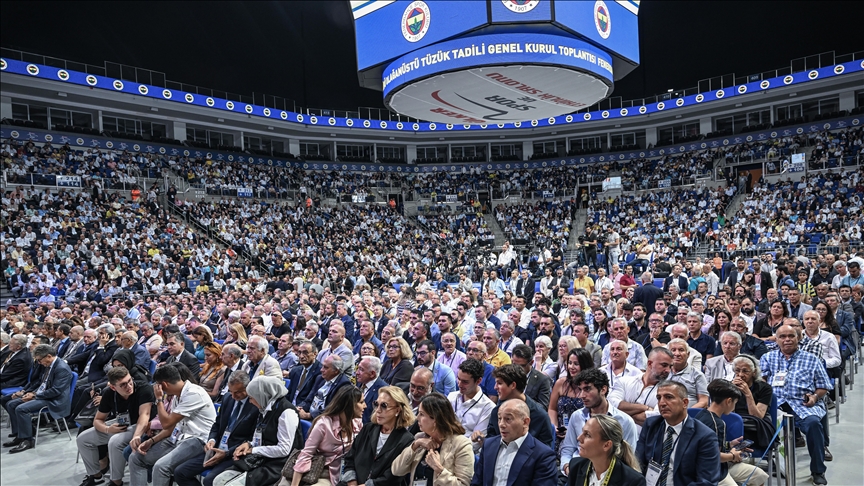 Fenerbahçe olağanüstü seçim kararı aldı | Saran: "Başkanlık görevimi sezon sonuna kadar sürdüreceğim"