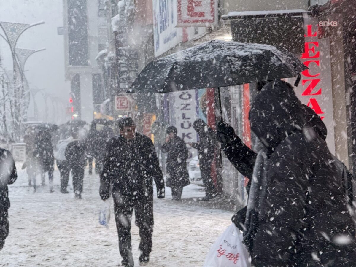 kar yağışı nedeniyle okullar tatil edildi