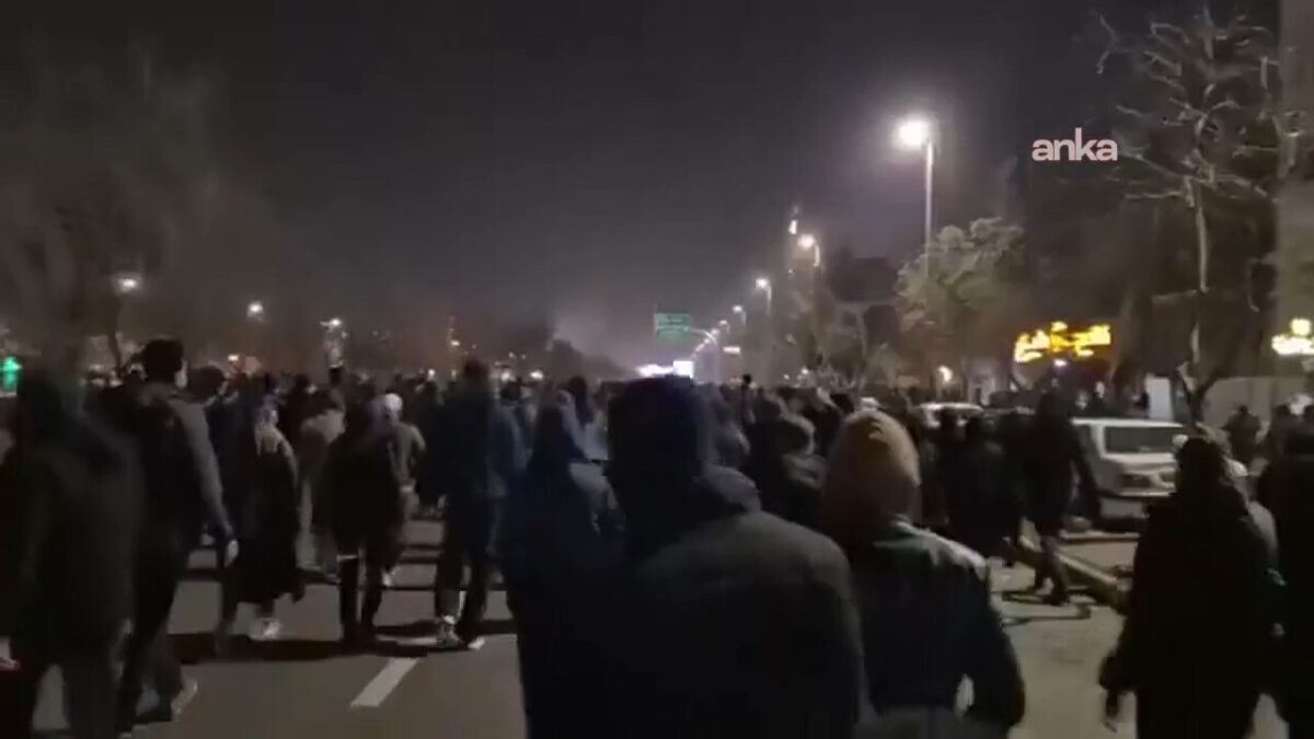 İranlı gençleri kim öldürdü?