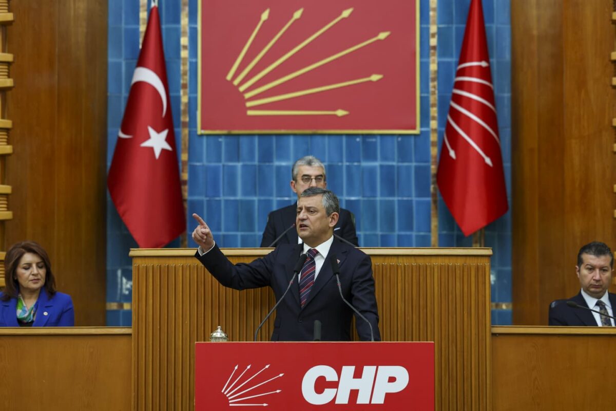 Özel’den iktidar seçmenine çağrı: “Kavgayı bitirmenin zamanı”