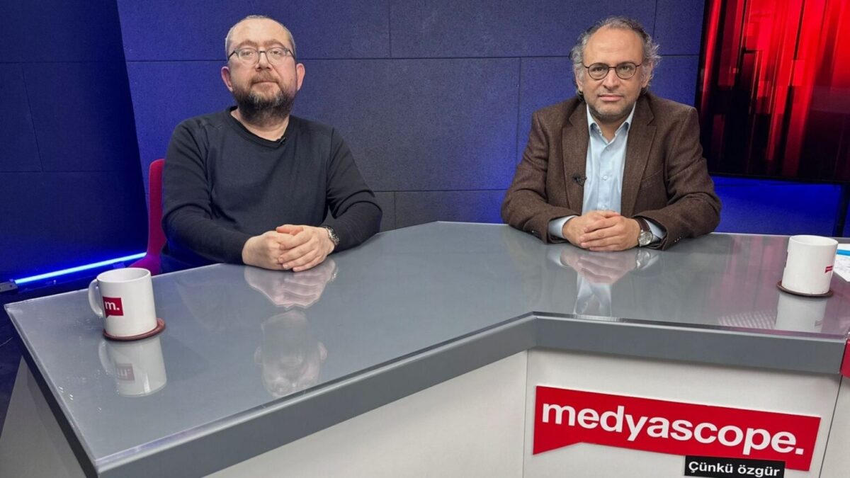 Hegel tarihe nasıl bakıyor?