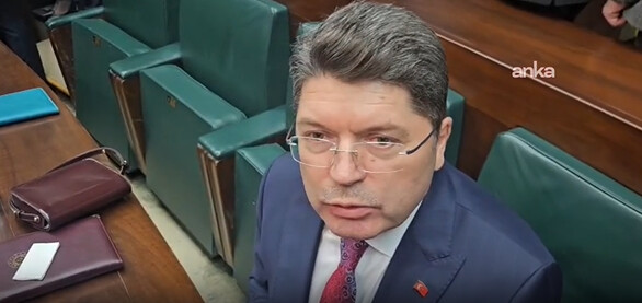 Bayrak indirme soruşturması: 14 kişi gözaltında