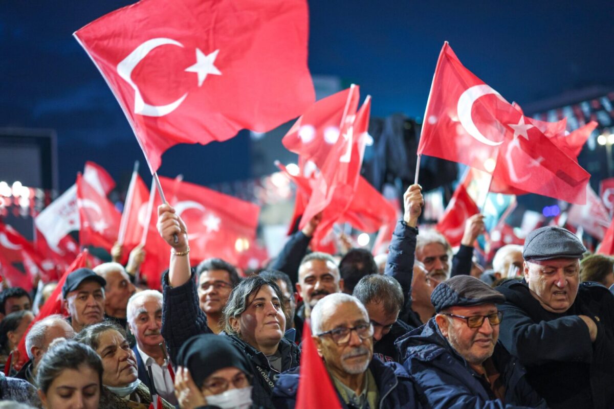 CHP'nin Bağcılar mitingi | Özgür Özel: "29 Mart'ta çık karşımıza"