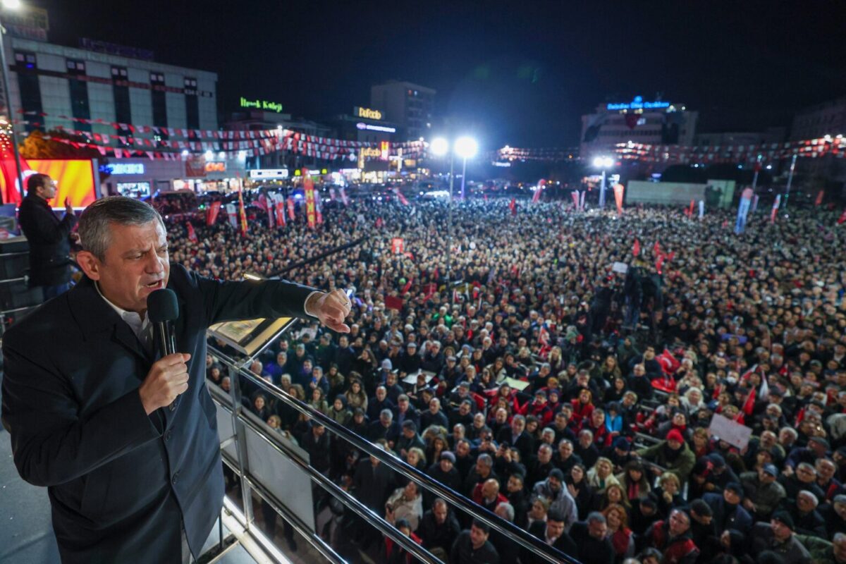 CHP'nin Bağcılar mitingi | Özgür Özel: "29 Mart'ta çık karşımıza"