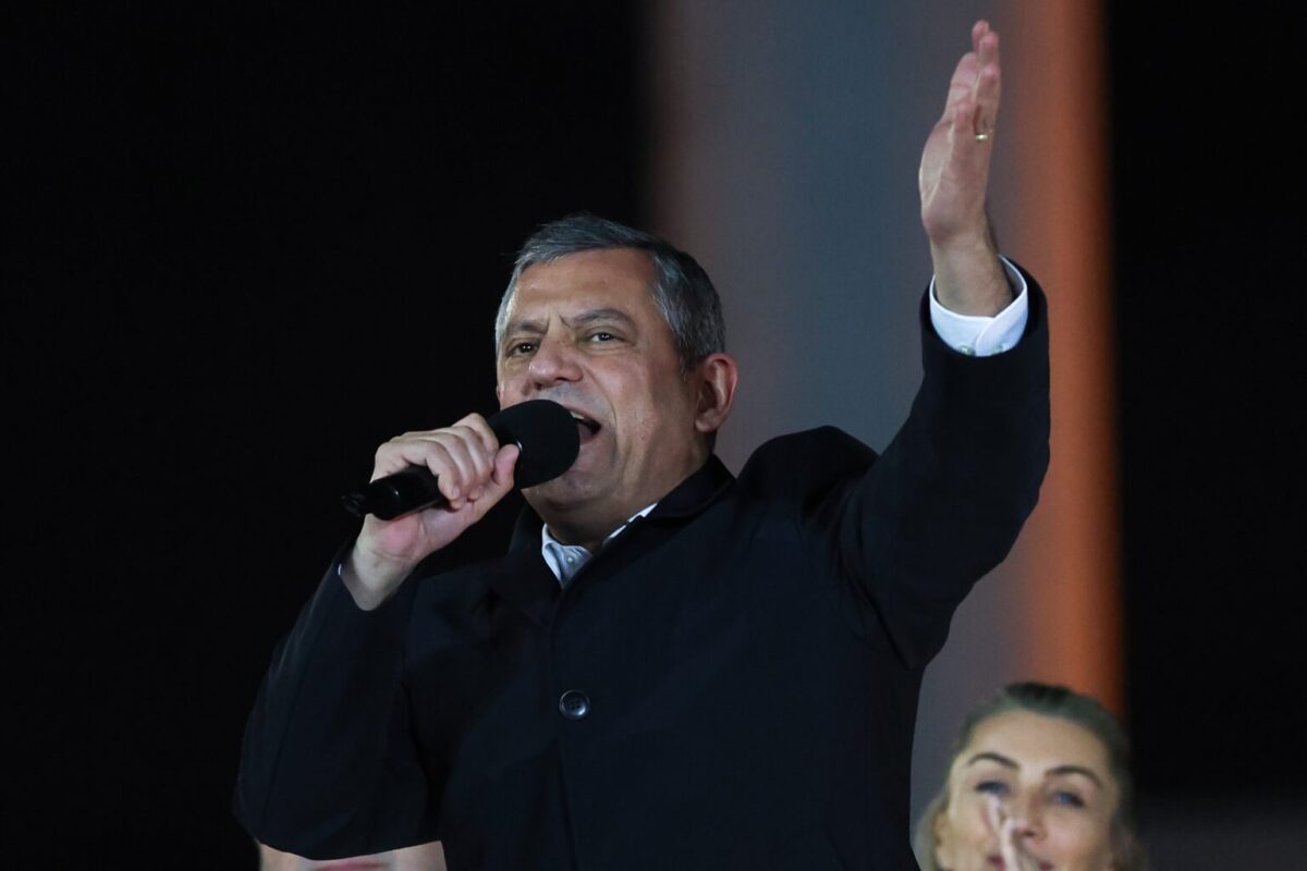 CHP mitingleri sağır