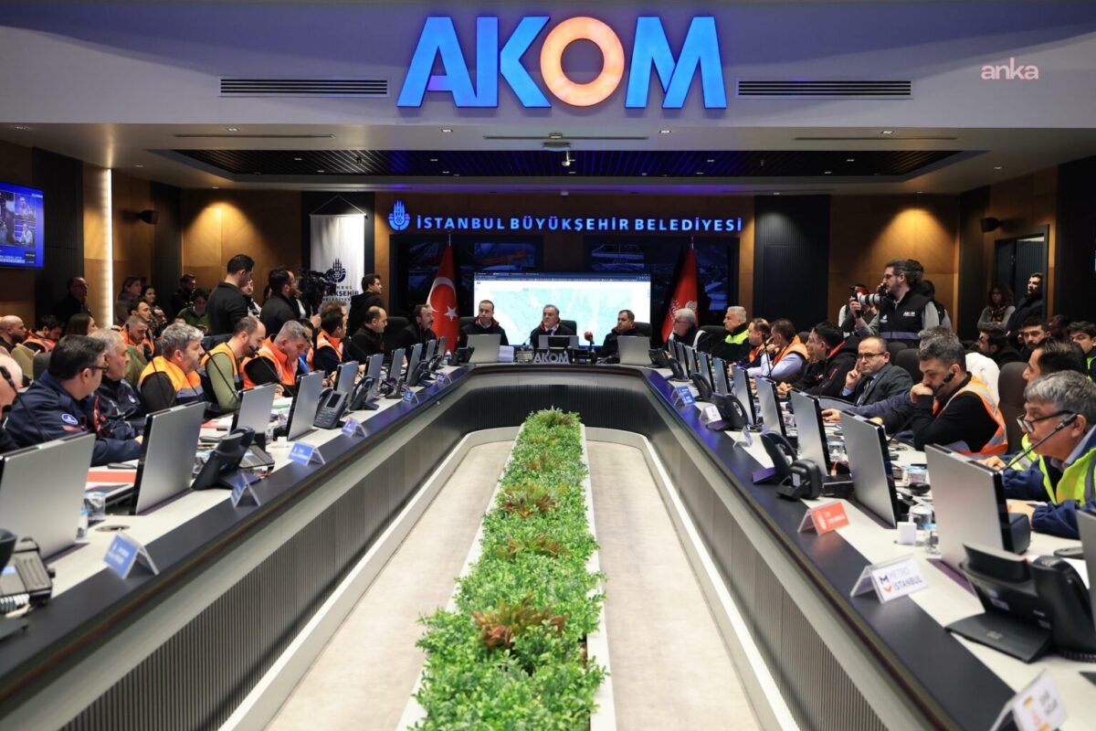 İstanbul'da kar yağışı etkisini sürdürüyor