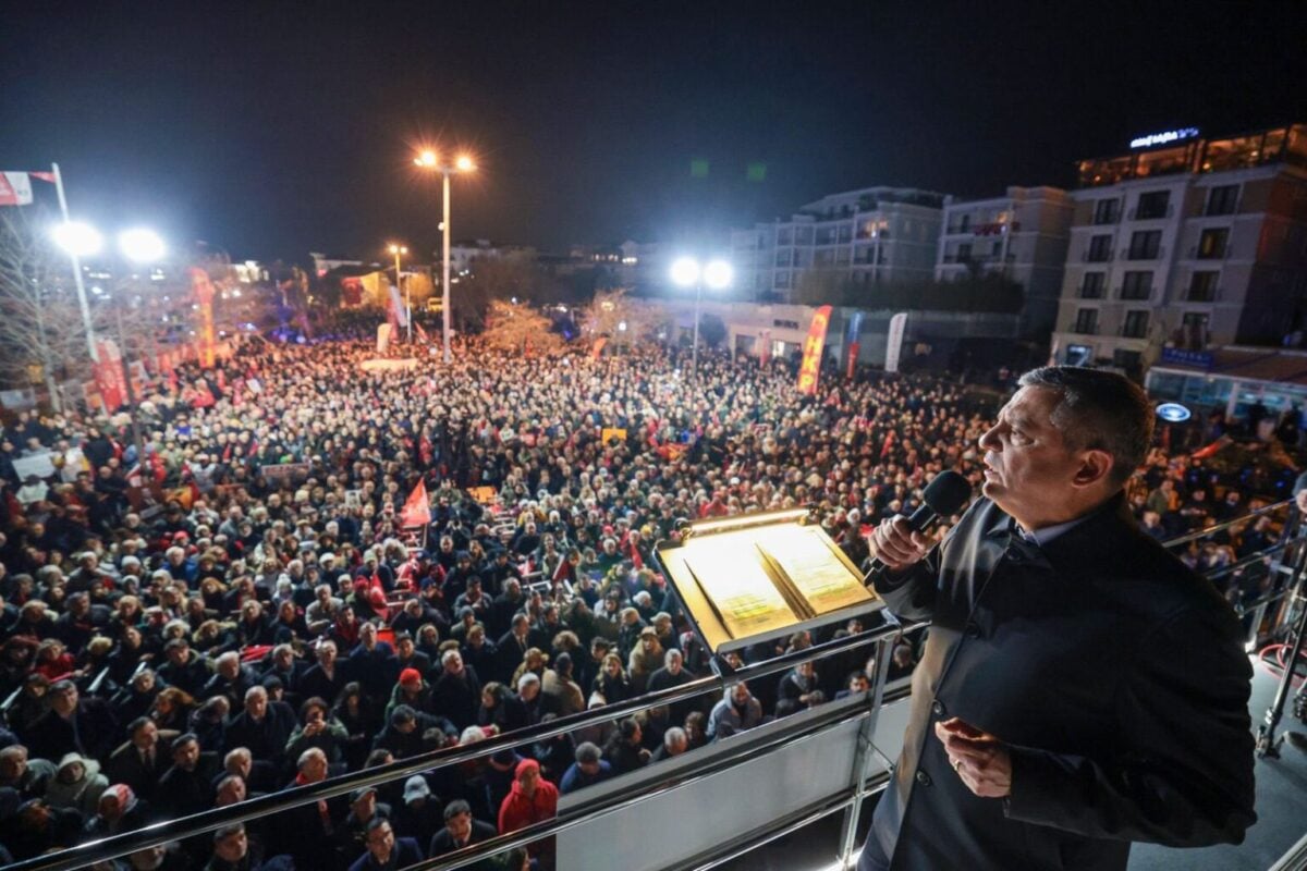 Özgür Özel'den Akın Gürlek