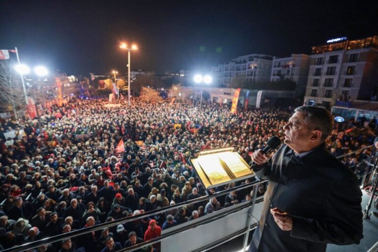 Özgür Özel'den Akın Gürlek