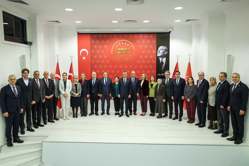 CHP’de gündem davalar değil