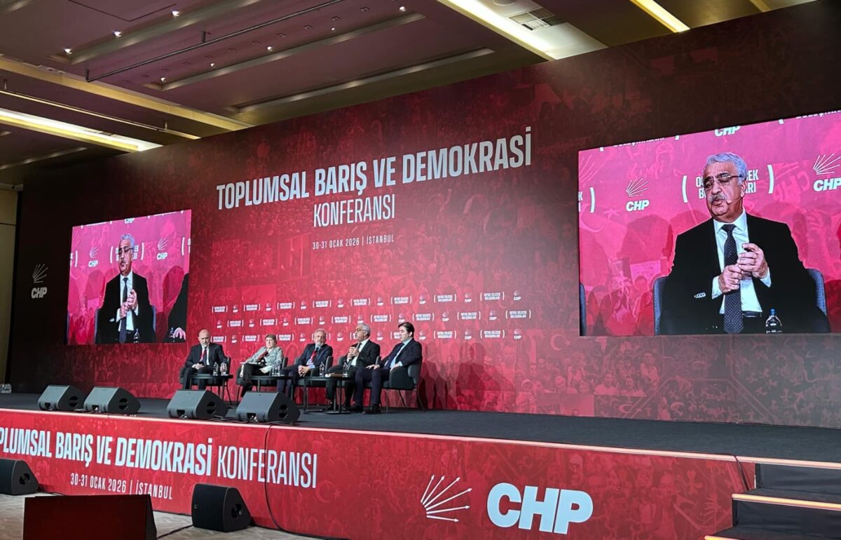 CHP barışı ve demokrasiyi konuştu: Kameralar kapanınca kim ne önerdi, neyi eleştirdi?