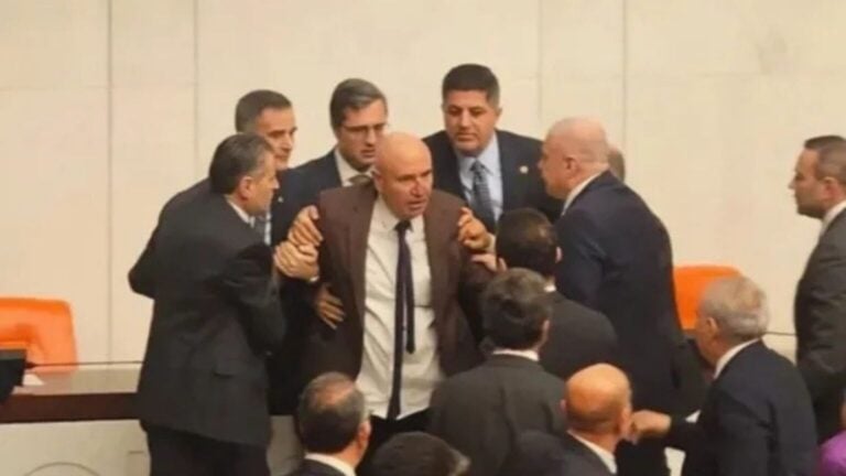 Mahmut Tanal'dan Meclis'te