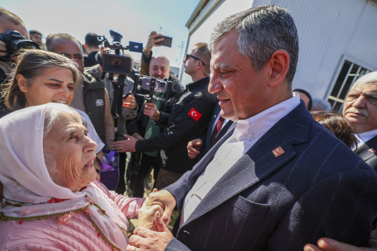 Özgür Özel Hatay'da: "Devlet adına karar verenler, sorun çözeyim derken sorun ürettiler"