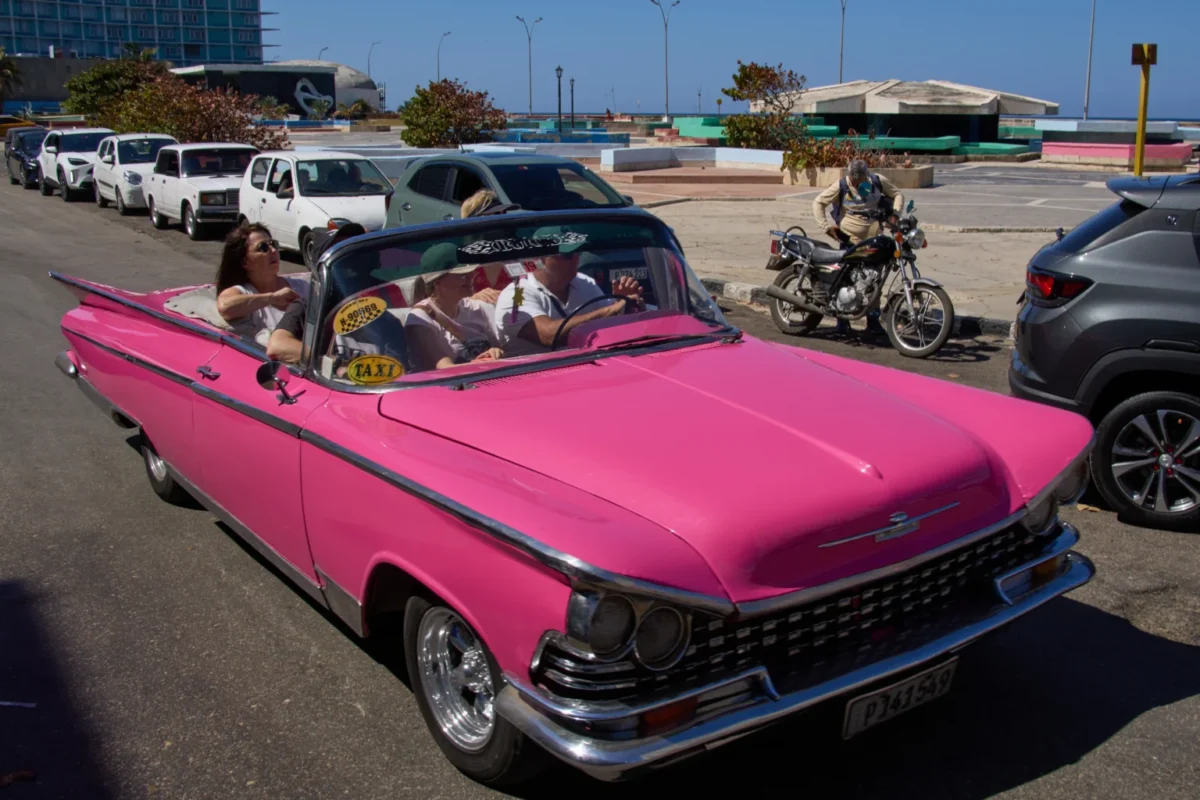 Cuban drivers face monthslong wait for gasoline in a government app designed to reduce lines4