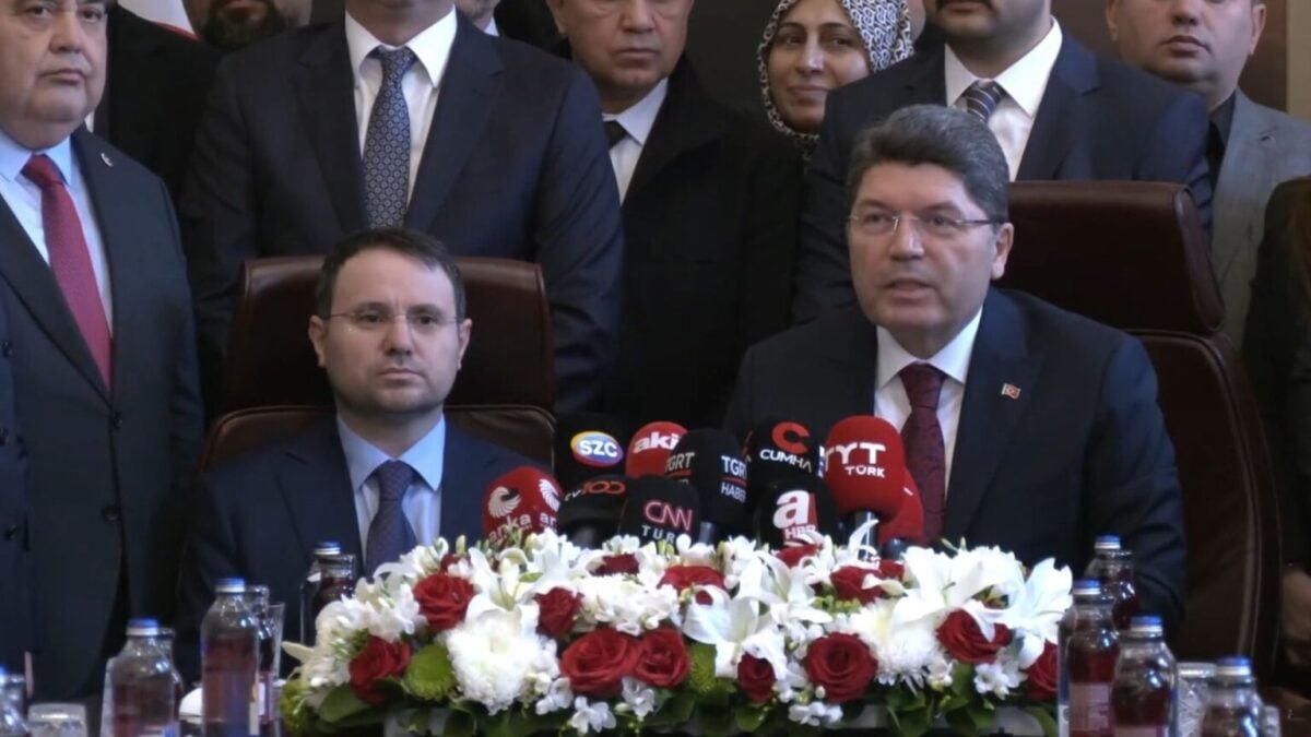 Akın Gürlek Adalet Bakanlığı'nı Yılmaz Tunç'tan devraldı