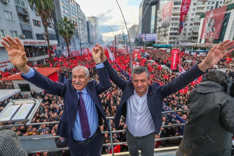 Özgür Özel ve Zeydan Karalar Adanalılarla buluştu