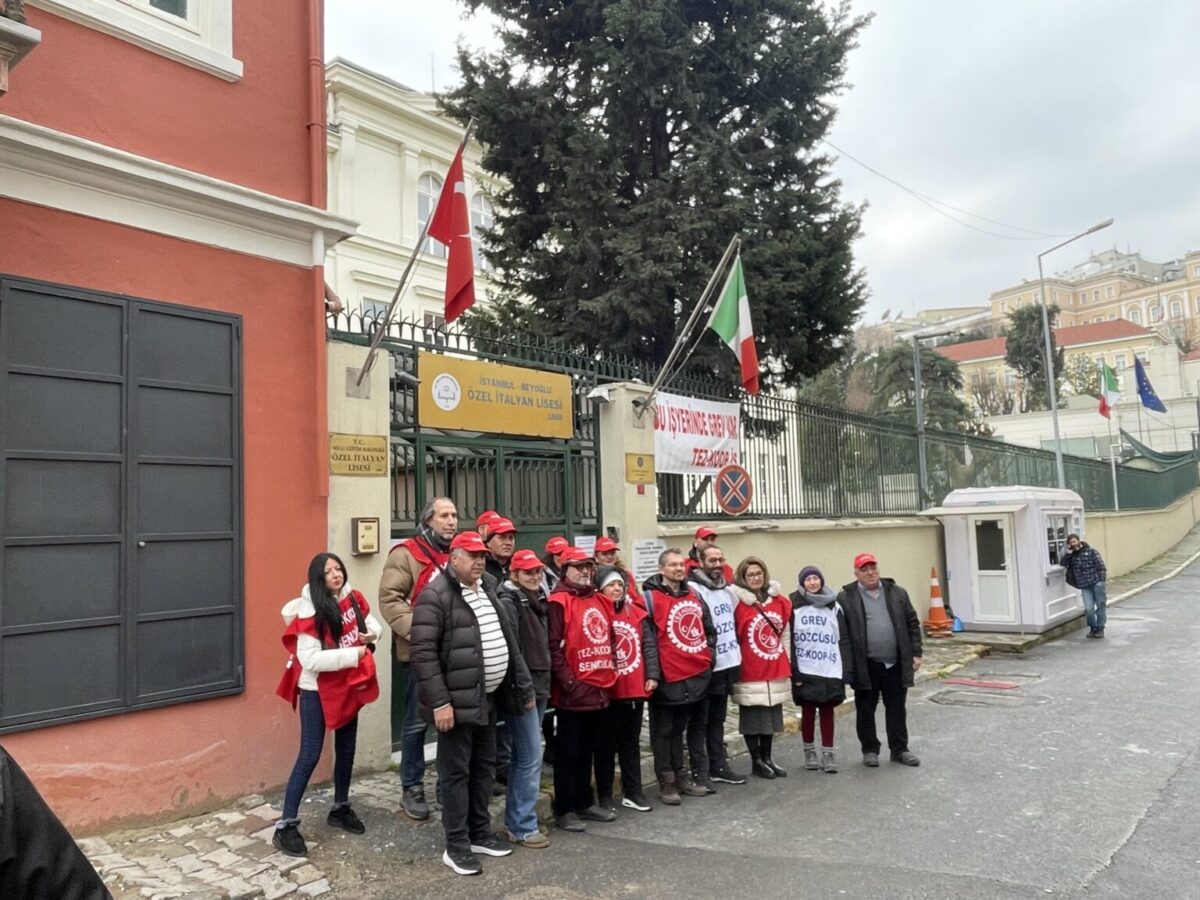 İtalyan lisesinde öğretmenler grevde: Talepleri neler?