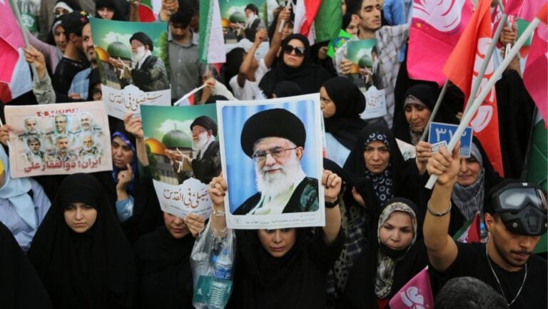 İslam Özkan yazdı - 2026 protestoları gölgesinde İran: "Çin modeli" mi, "yumuşak geçiş" mi?