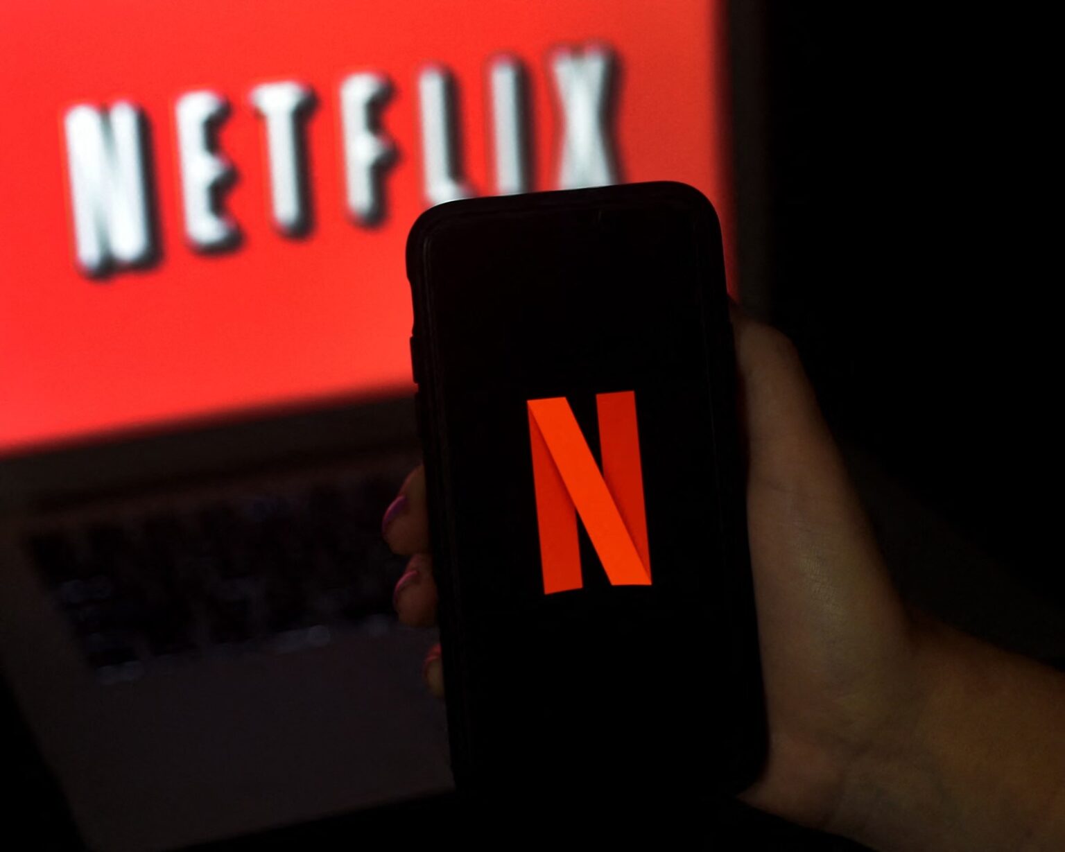İtalyan keşişlere uyarı: “Netflix izlemeyin, dua edin”