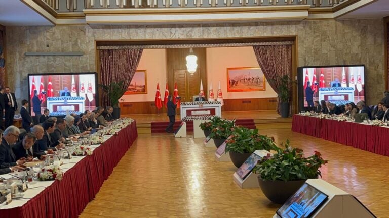 Çözüm komisyonunun mesaisi bitiyor: Ortak rapor oy çokluğuyla kabul edildi