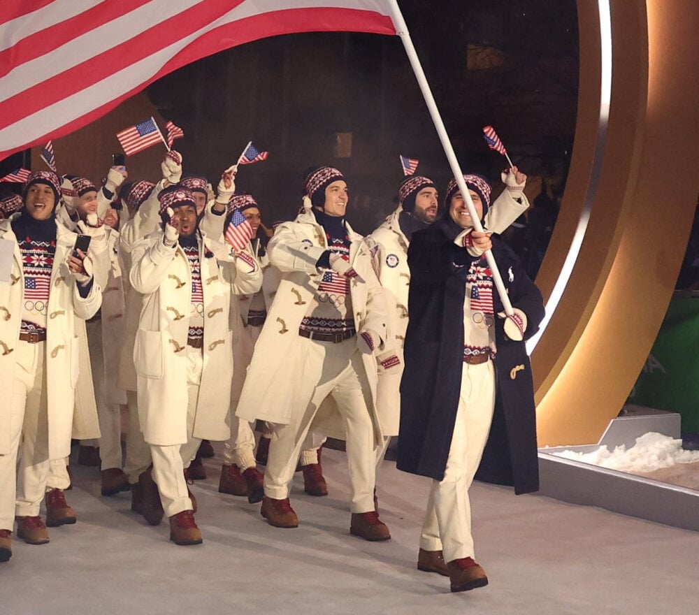 Türkiye kış olimpiyatlarına kostüm tartışmasıyla damga vurdu