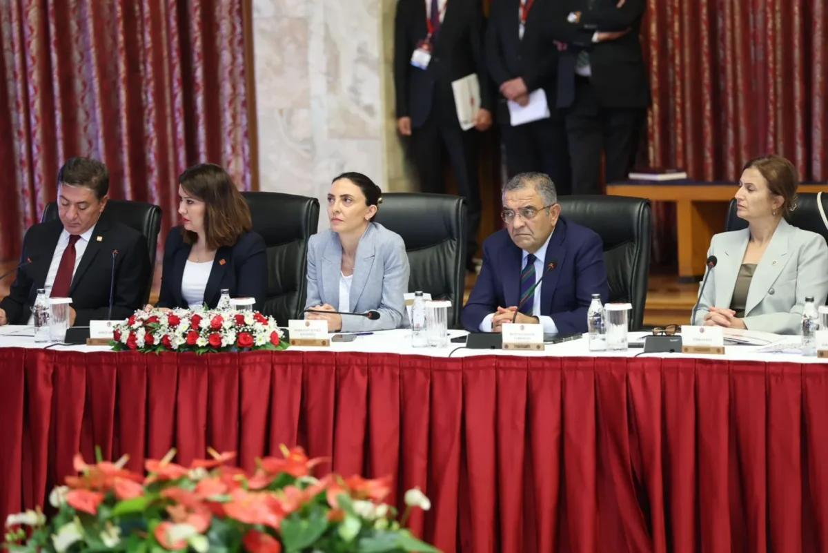 Burak Bilgehan Özpek komisyon