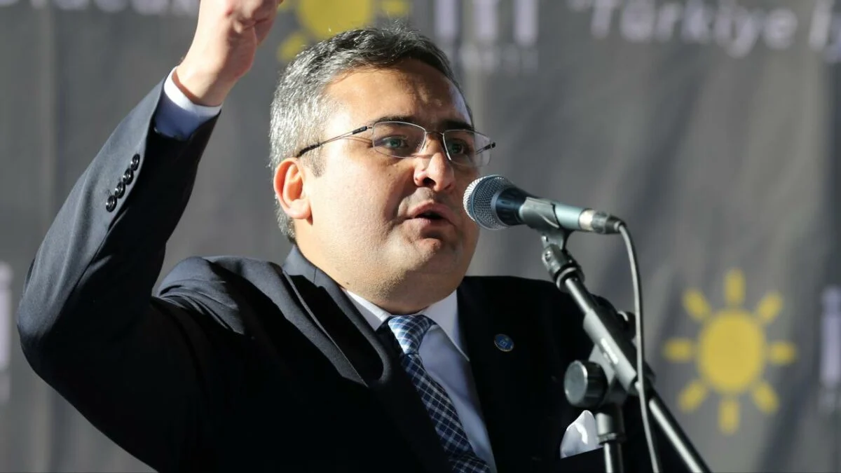 Keçiören Belediye Başkanı Mesut Özarslan CHP'den istifa ettiğini açıkladı