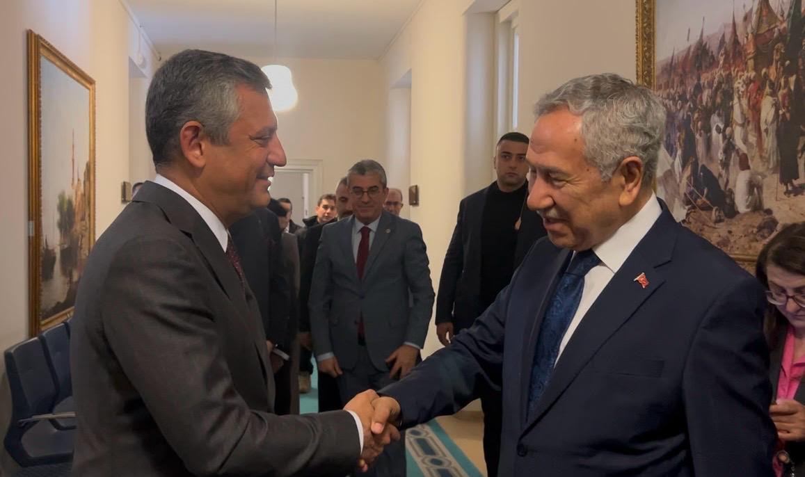 Özgür Özel, Bülent Arınç'ı ziyaret etti: "Güneşin altındaki her şey gündem"