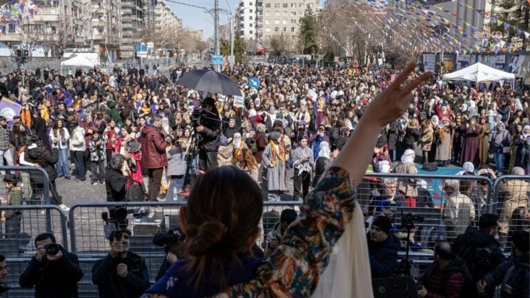 Diyarbakır'daki 8 Mart mitinginde
