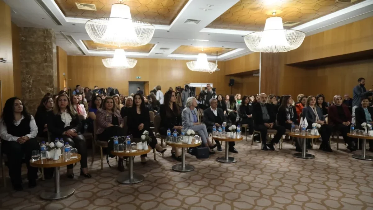 Diyarbakır’da kadınlar barışı konuşuyor