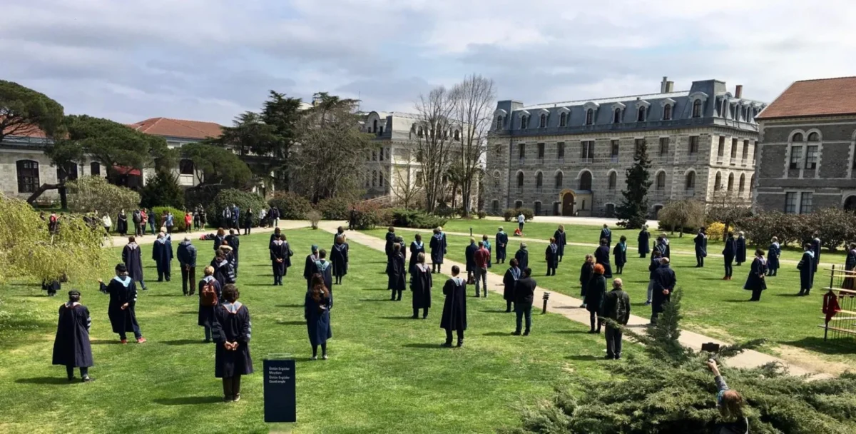 Üniversitelerde bir yılda